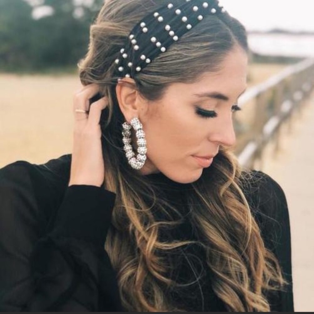 Francesca’s New Knotted Pearls Headband